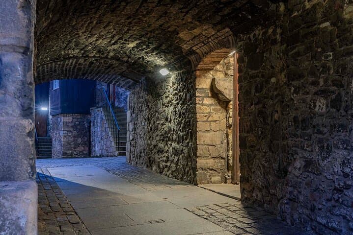 Edinburgh Ghost Tour: Mysteries, Legends & Murders on the Royal Mile photo 3