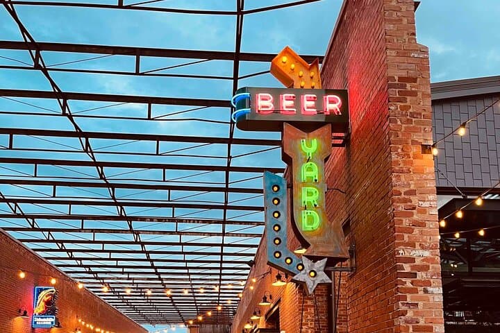 Fort Worth Stockyards Booze & Boos: Haunted Pub Walking Tour in Cowtown photo 3
