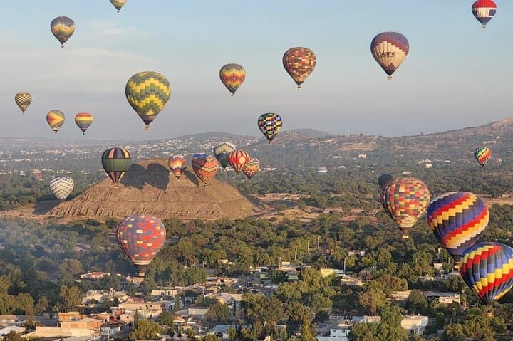 Dawn Balloon Flight Over Teotihuacán: Sunrise Above the Pyramids photo 4