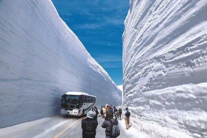 Tateyama Snow Wall (Yuki-no-Otani) — Day Trip from Osaka & Nagoya to Murodo, Shirakawago & Takayama