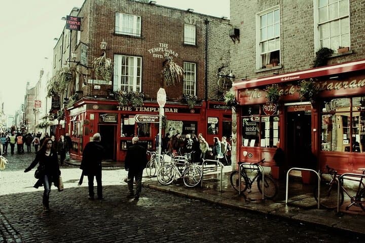 Dublin Self-Guided Murder Mystery Tour: Trinity College to Leinster House