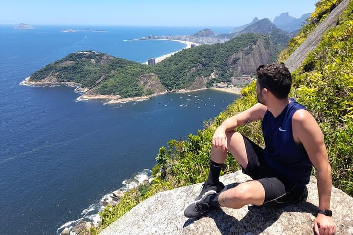 Half-Day Hiking and Climbing Adventure at Sugarloaf Mountain, Rio de Janeiro