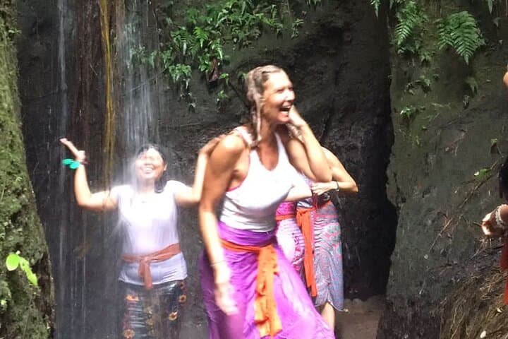 Bali Healing & Purification Tour — Waterfall Blessings and Temple Rituals photo 2