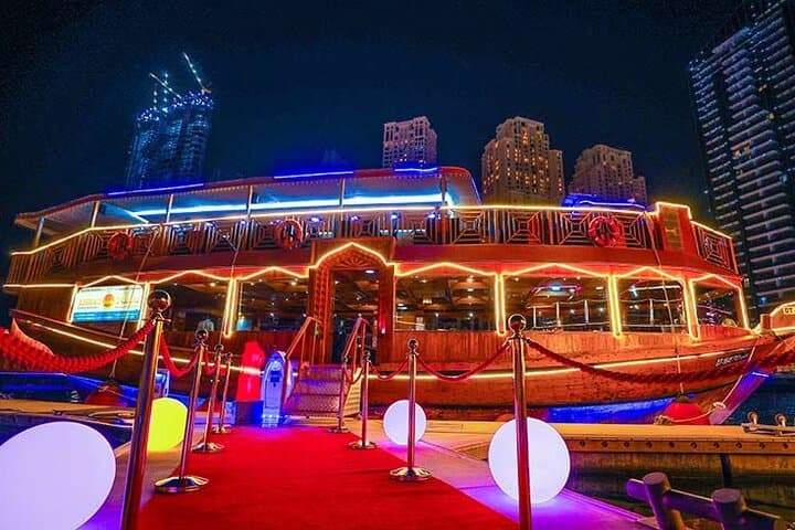 Evening Dhow Cruise Dinner in Dubai Marina: Sunset Buffet & Tanoura Show