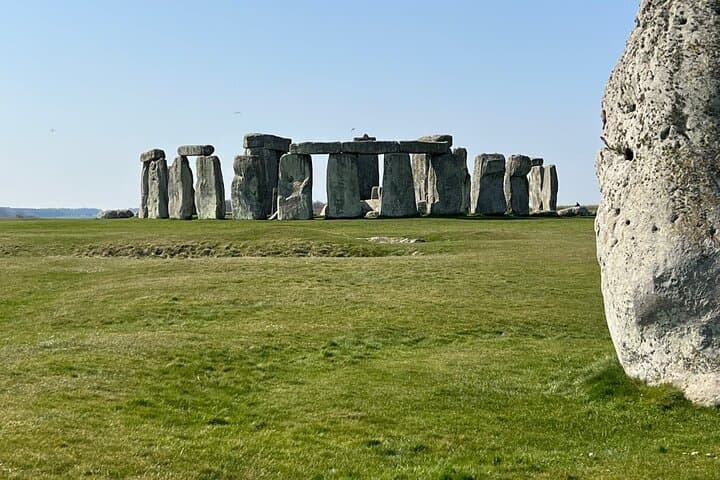 Private Stonehenge Car Tour from London: Self-Guided Visit with Chauffeur