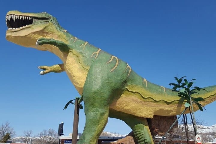 Private Badland Tour: Drumheller, Hoodoos & Royal Tyrrell Day Trip photo 2