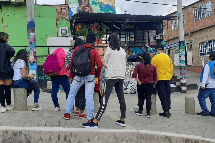 Graffiti Tour at El Paraíso: Bogotá's Calle del Color & Cable Car Experience photo 2