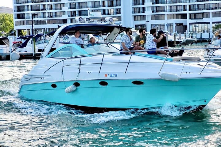 Private 37ft Captained Yacht Rental in Miami: Biscayne Bay Charters for up to 13