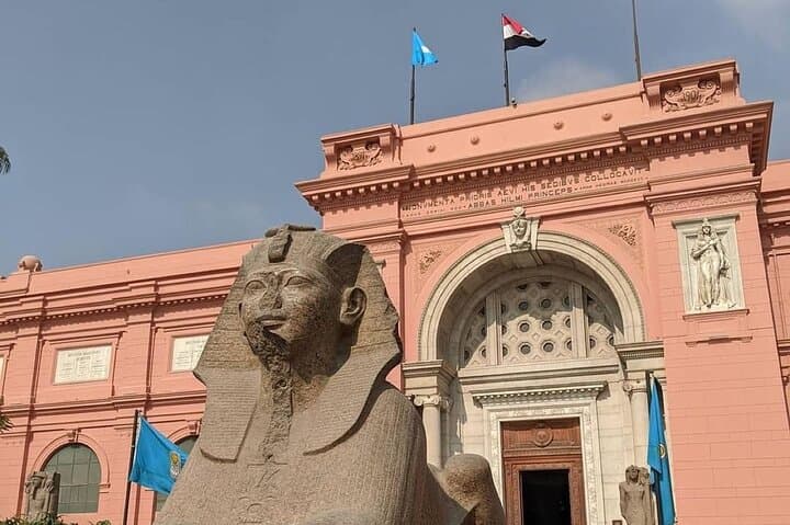 Full-Day Private Tour to Giza Pyramids, Sphinx & Egyptian Museum from Hurghada photo 5