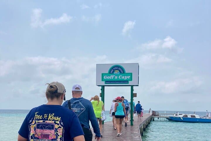 Goff’s Caye Beach and Snorkeling Day Trip from Belize City photo 2