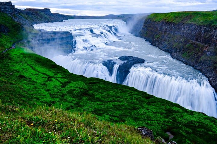 Golden Circle & Hvammsvík Baths Private Tour — Geysers, Gullfoss and Geothermal Soaks photo 5