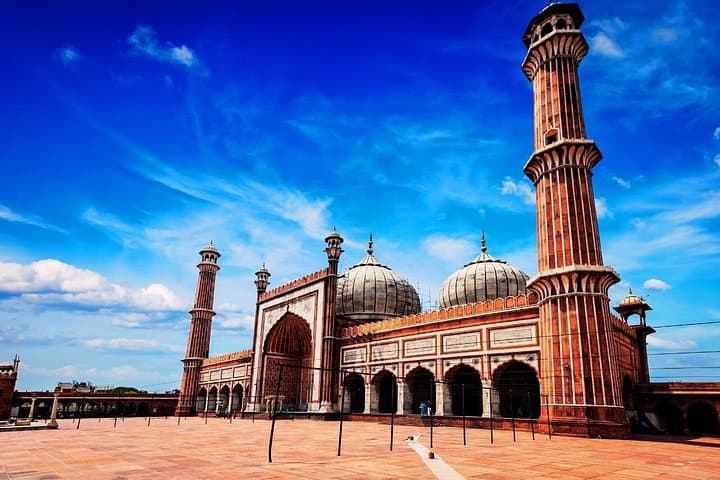 Full-Day Private Old & New Delhi Sightseeing: Jama Masjid to Qutub Minar photo 3