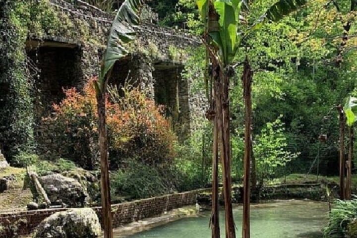 Candalla Waterfalls Hike: Ancient Mills, Casoli Graffiti & Via di Lombardia photo 3