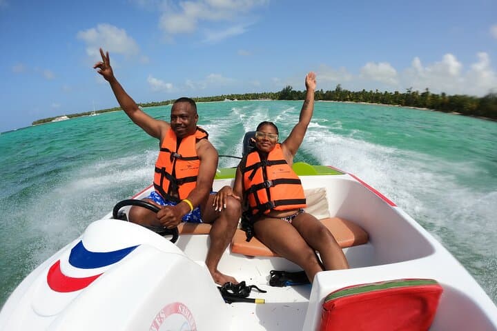 Self-Drive Speedboat and Snorkel at Punta Cana’s Natural Pool