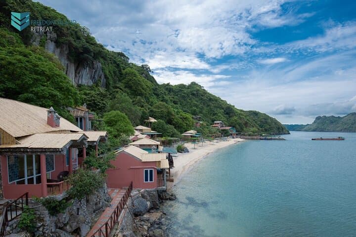 Halong & Lan Ha: Party Cruise and Private Island Bungalow (3-Day Escape) photo 2