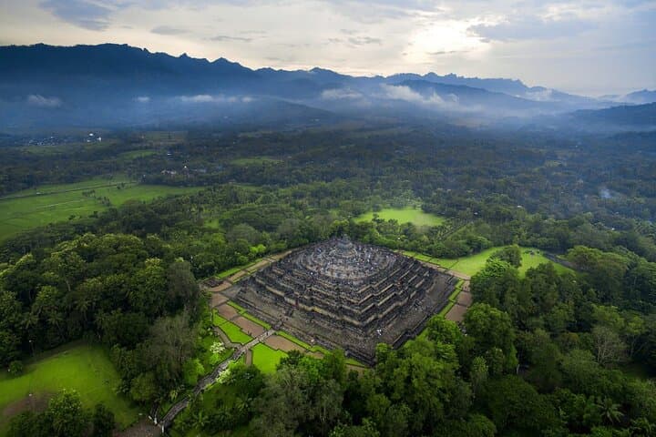 Five-Day Java Adventure: Borobudur Sunrise, Bromo Vistas, Tumpaksewu & Ijen Blue Fire