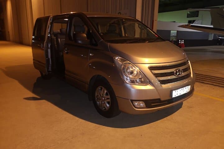Private Full-Day Chauffeur Service in Cape Town: Flexible Transfers & Sightseeing photo 3
