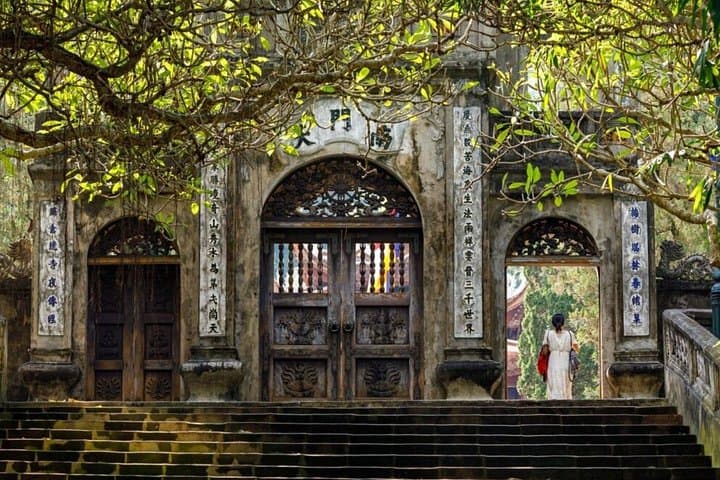 Perfume Pagoda Private Day Tour from Hanoi: Sampan Ride, Cable Car & Cave Temple photo 3