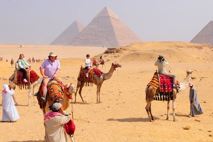 Private Giza Pyramids & Sphinx Tour with Camel Ride and Lunch