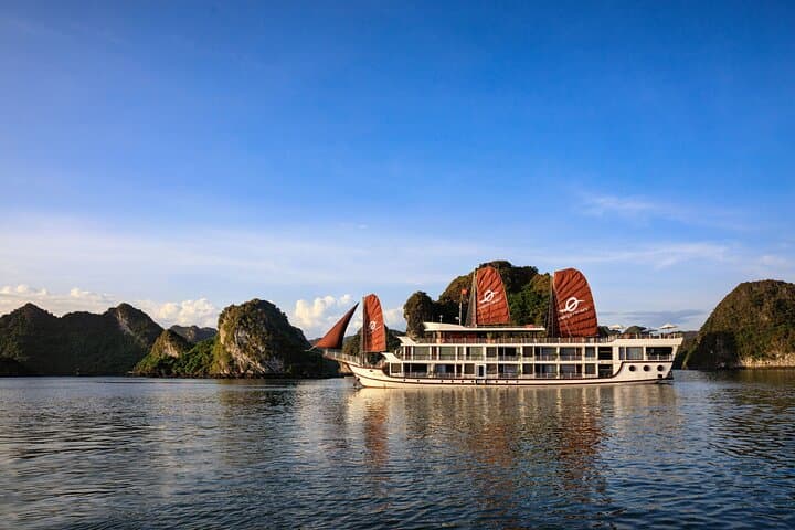 Overnight Halong Bay & Lan Ha Bay Cruise aboard V’Spirit: Lan Ha Explorer photo 3