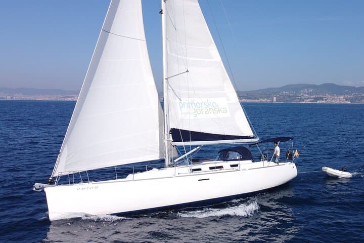 Barcelona Private Sailing Lesson: 2-Hour Cruise Initiation from Port Olímpic photo 2