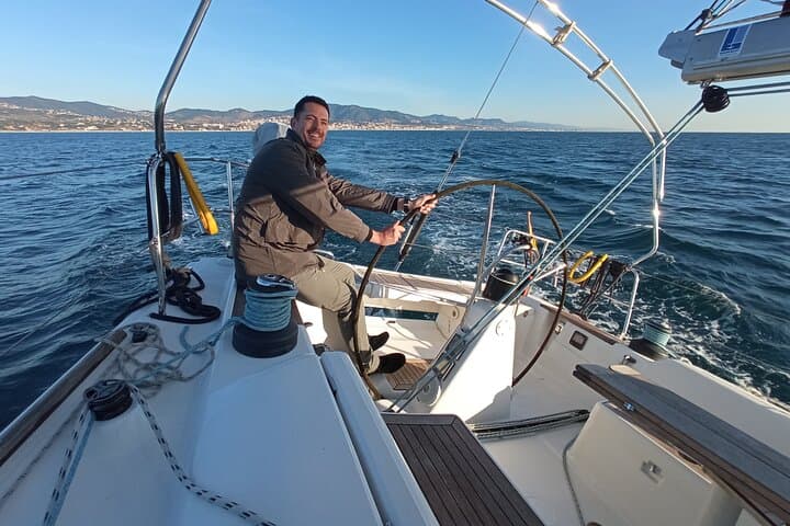 Barcelona Private Sailing Lesson: 2-Hour Cruise Initiation from Port Olímpic photo 4