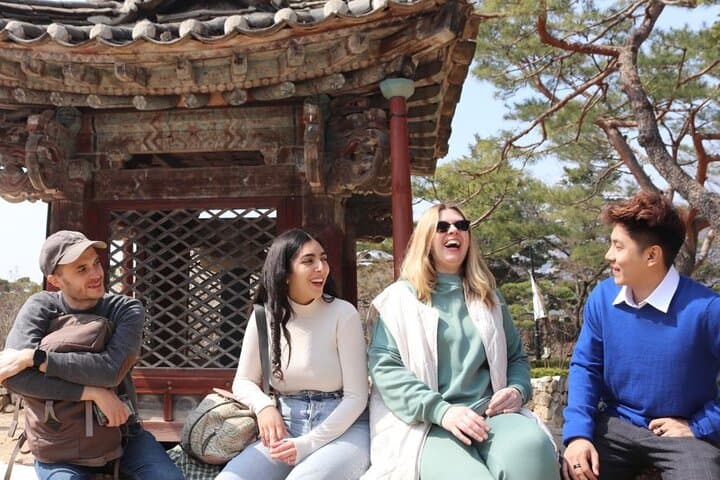Half-Day Seoul Walking Tour with a Local - Personalized Private Experience