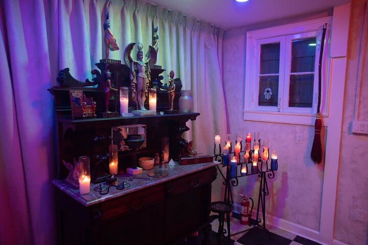 New Orleans Spirits & Spells Walking Tour: Voodoo, Witchcraft & Ghosts in the French Quarter photo 4