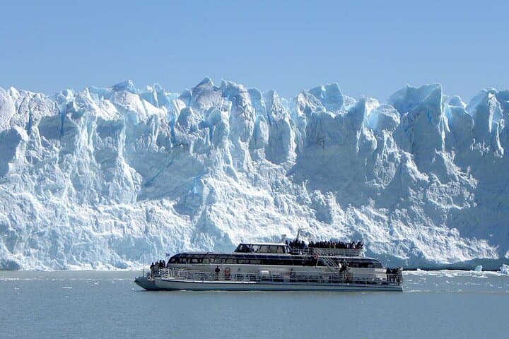 Perito Moreno Glacier Experience with Boat Navigation — El Calafate Day Tour photo 3