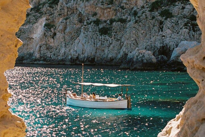 Private Ibizan Llaüt: 4-Hour Es Vedrà, Atlantis & Cala Bassa Boat Tour