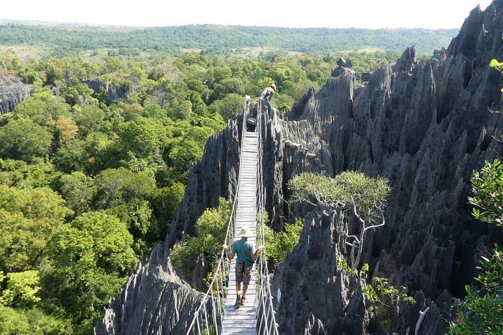 Tsiribihina River Barge & Tsingy de Bemaraha Expedition — 9-Day Madagascar Wilderness Cruise photo 4