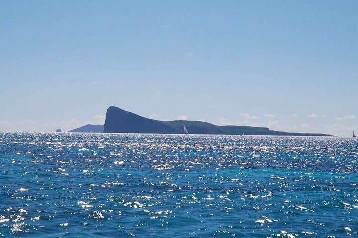 three-north-islands-catamaran-cruise-lunch-snorkel-mauritius photo 3