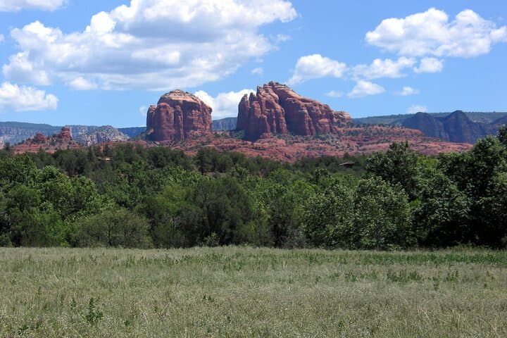 Exploring Sedona’s Red Rocks: An Easy Hiking Tour with a Local Guide photo 2