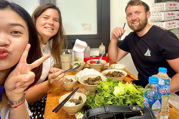 Hanoi Street Food Tour: Old Quarter Night Walk & Local Eats