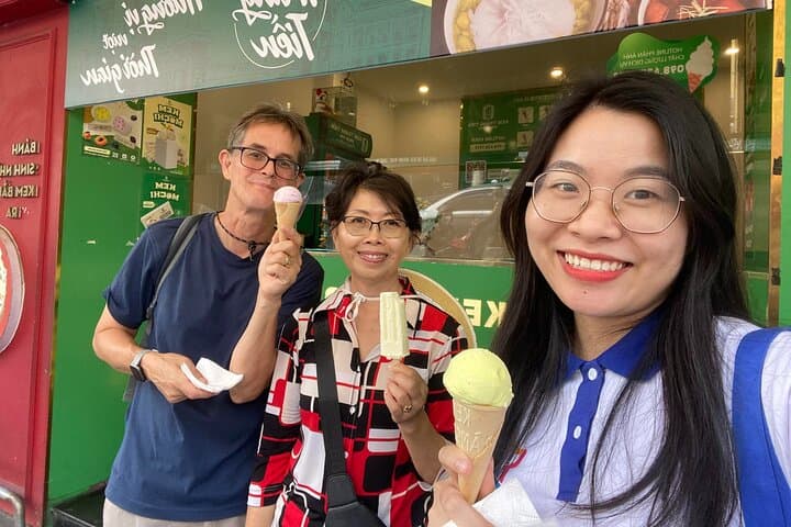 Hanoi Street Food Tour: Old Quarter Night Walk & Local Eats photo 3