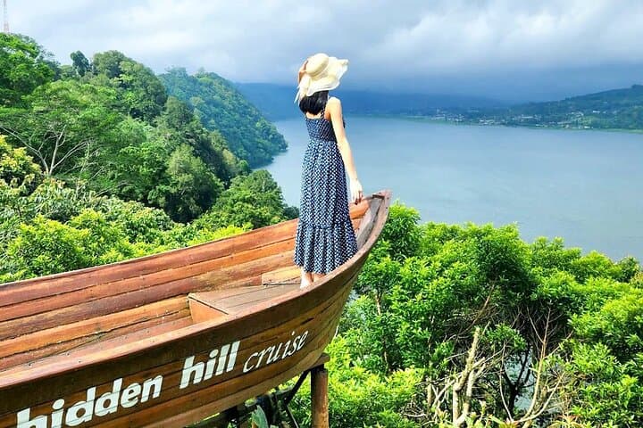 Lovina Sunrise Dolphin, Banyumala Waterfall & Ulun Danu Bratan Temple Tour photo 4