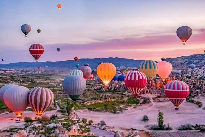4-Day Istanbul to Cappadocia: Flights, Hot Air Balloon & Ihlara Hike