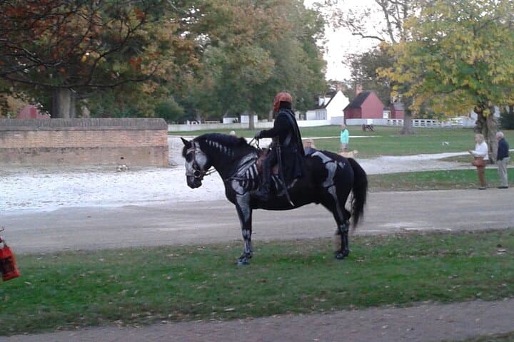 Colonial Williamsburg Ghost Stories Walking Tour: After-Dark History & Haunts photo 4