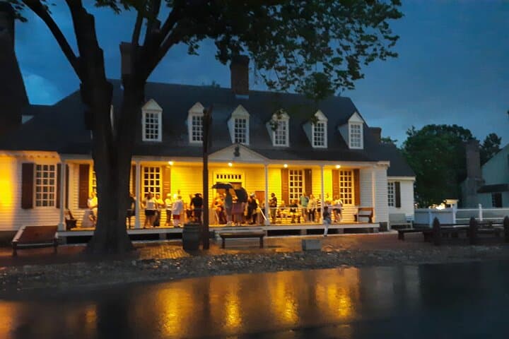 Colonial Williamsburg Ghost Stories Walking Tour: After-Dark History & Haunts