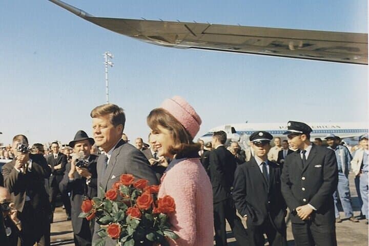 Dallas Highlights & JFK Historical Combo Tour — Dealey Plaza, Arts District & Highland Park photo 2