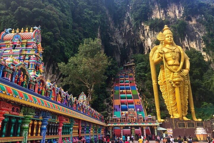 Kuala Lumpur Skyline and Batu Caves Private Day Tour photo 3