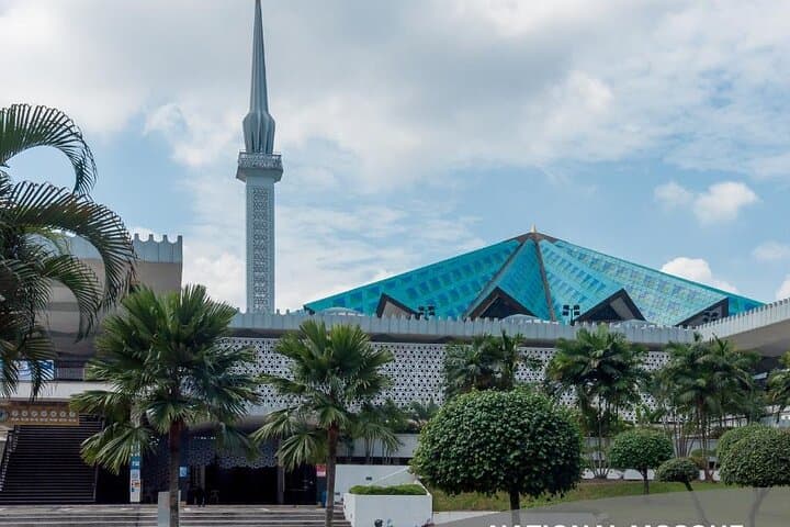 Kuala Lumpur Skyline and Batu Caves Private Day Tour photo 6
