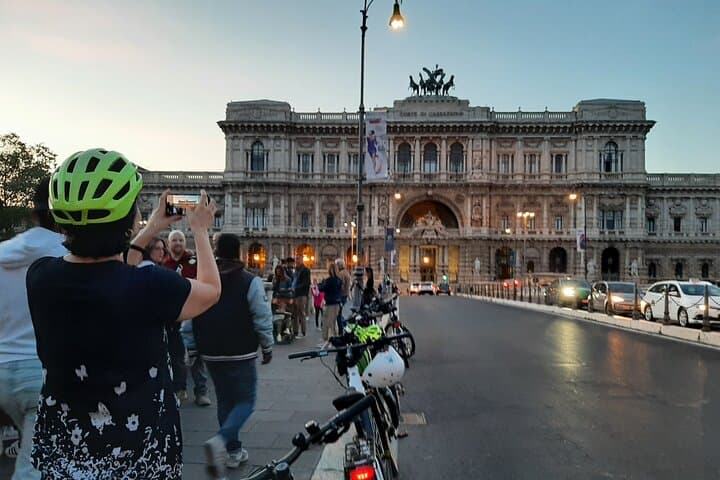 Rome by Night E-Bike Tour with Pizza Option — Sunset Sights & Easy Riding photo 3