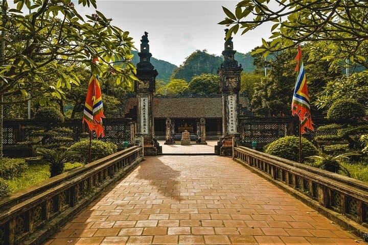 Ninh Binh Day Trip from Hanoi — Tam Coc, Mua Cave & Hoa Lu in One Day photo 2