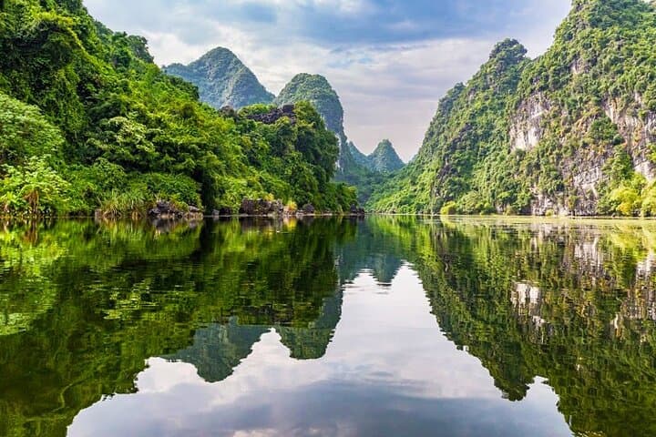 Ninh Binh Full Day Tour — Trang An Boat, Mua Cave Hike & Tam Coc Cycling photo 2