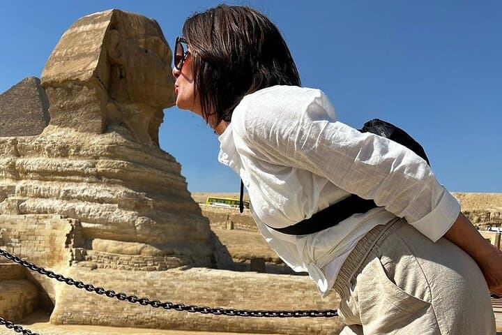 Hurghada to Cairo Day Trip: Pyramids, Sphinx & Egyptian Museum