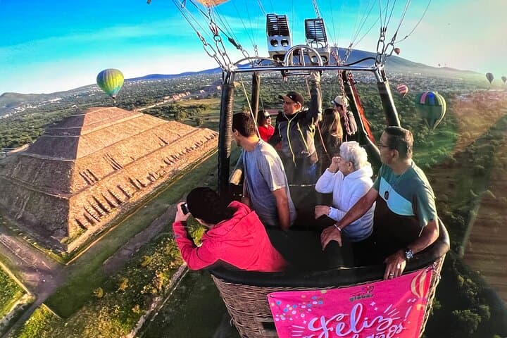 Sunrise Hot Air Balloon Over Teotihuacan — Pyramids From Above