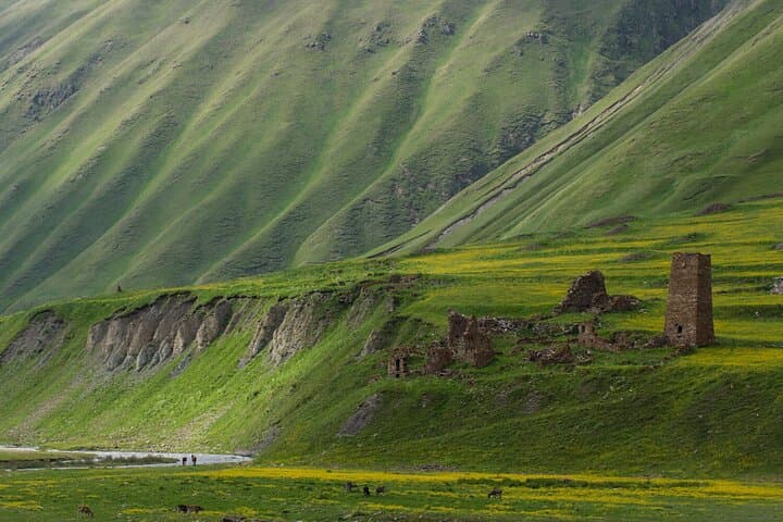 One-Day Trek to Truso Valley from Stepantsminda — Zakagori, Keterisi & Mineral Pools photo 4