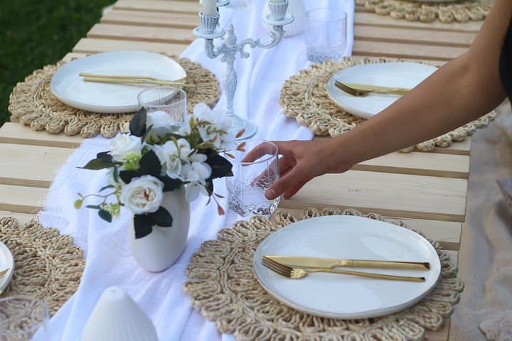 Luxury 2-Hour Picnic in Cluj-Napoca: Stylish Outdoor Dining in Transylvania photo 4