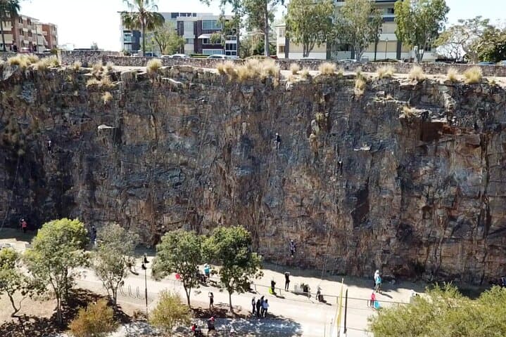 Twilight Abseil at Kangaroo Point Cliffs — Night Abseiling Over the Brisbane River photo 4